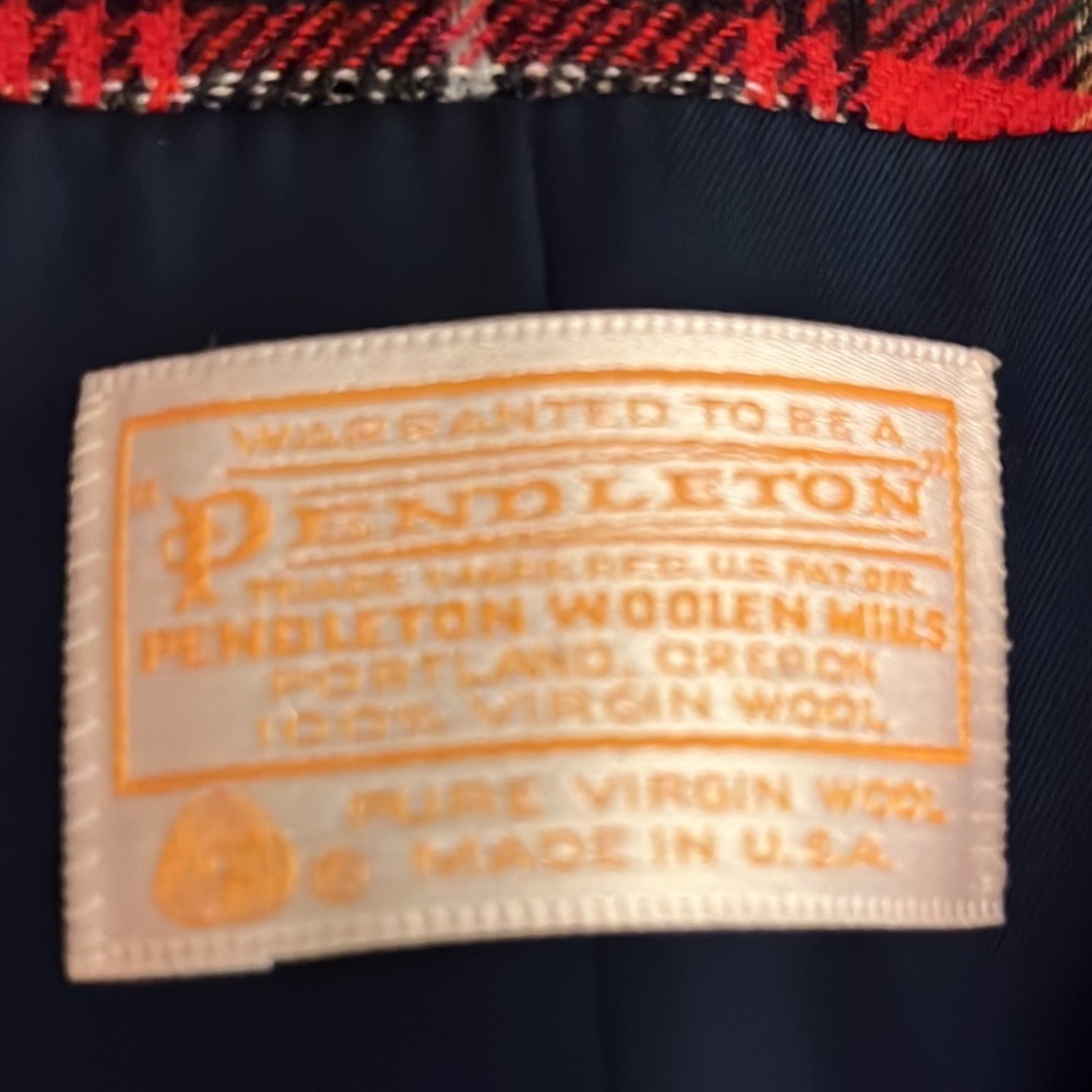 Woman’s Pendleton Woolen Mills Red Plaid Blazer‎ - Picture 4 of 6